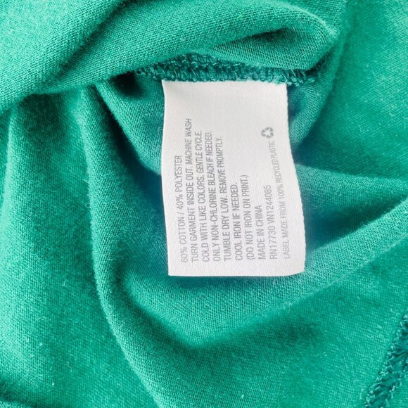 Aspen Ski Club Graphic Tee By Colsie cropped Women's size Large Green - Picture 4 of 5